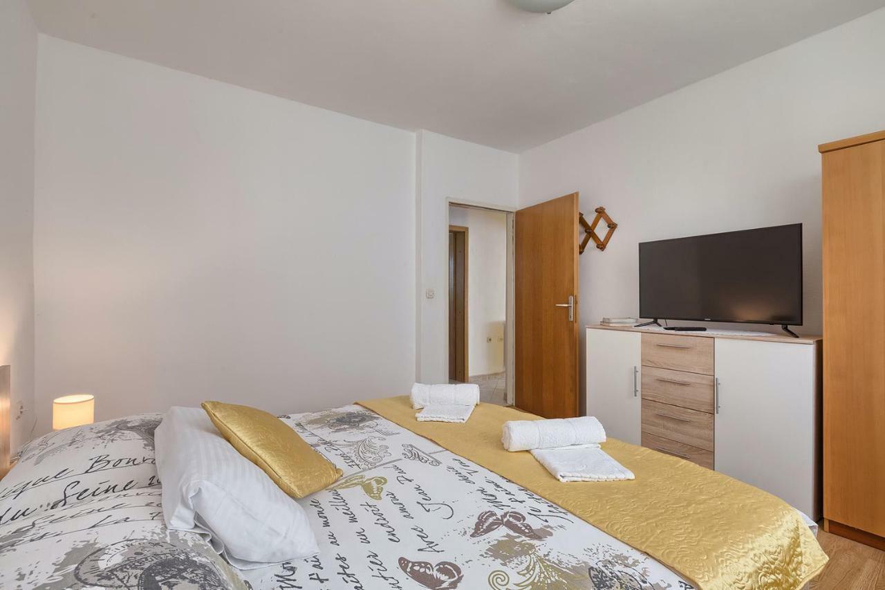 Apartman D&D, Dvorine 63 Banjole Extérieur photo